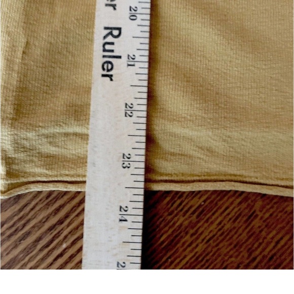 NWT Universal Thread Gold Henley Top
Women Cropped Raw Hem Ribbed Soft & Comfy - Picture 9 of 14